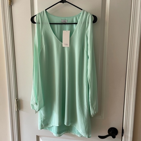 Tobi Woman’s Size XS Mint Green Cold Shoulder Dress NWT - Picture 3 of 11